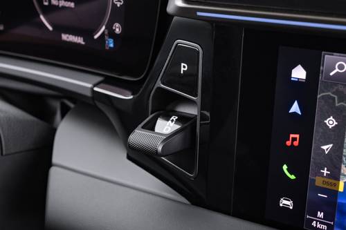 2024 Porsche Macan Turbo Electric 4dr SUV Shifter