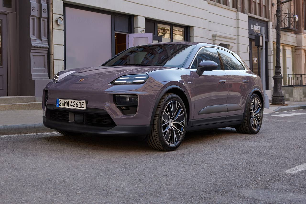 2026 Porsche Macan 4 Electric 4dr SUV Exterior