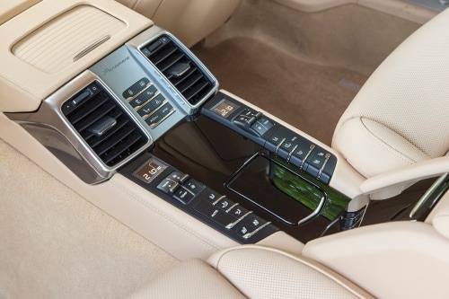 2015 Porsche Panamera 4S Sedan Rear Center Console