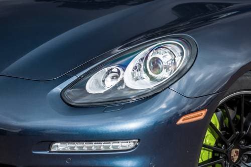 2015 Porsche Panamera S E-Hybrid Sedan Exterior Headlamp Detail