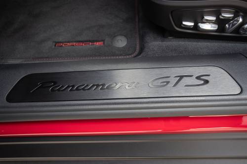 2019 Porsche Panamera GTS Sport Turismo Wagon Interior Detail