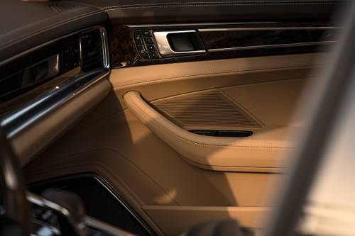 2021 Porsche Panamera 4S E-Hybrid Sedan Interior Detail