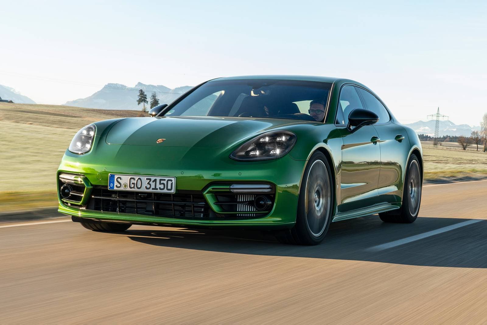 2021_porsche_panamera_sedan_4s