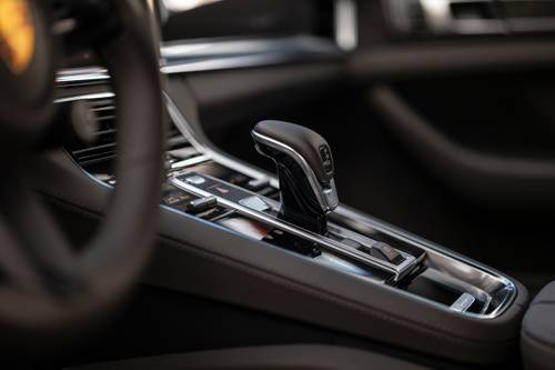 2021 Porsche Panamera Turbo S Sedan Shifter