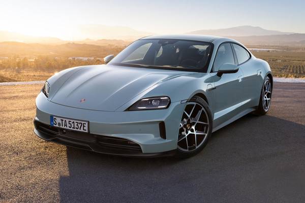 Edmunds porsche outlet taycan