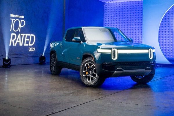 2022 Rivian R1T - Edmunds Top Rated Editors Choice
