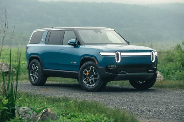 2022 Rivian R1S