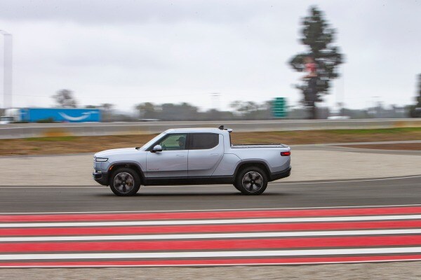 REAL-WORLD TEST: 2022 Rivian R1T Beats EPA Range by 3 Miles, but With Epic Inefficiency
