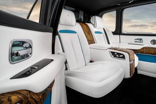 2019 Rolls-Royce Cullinan 4dr SUV Rear Interior
