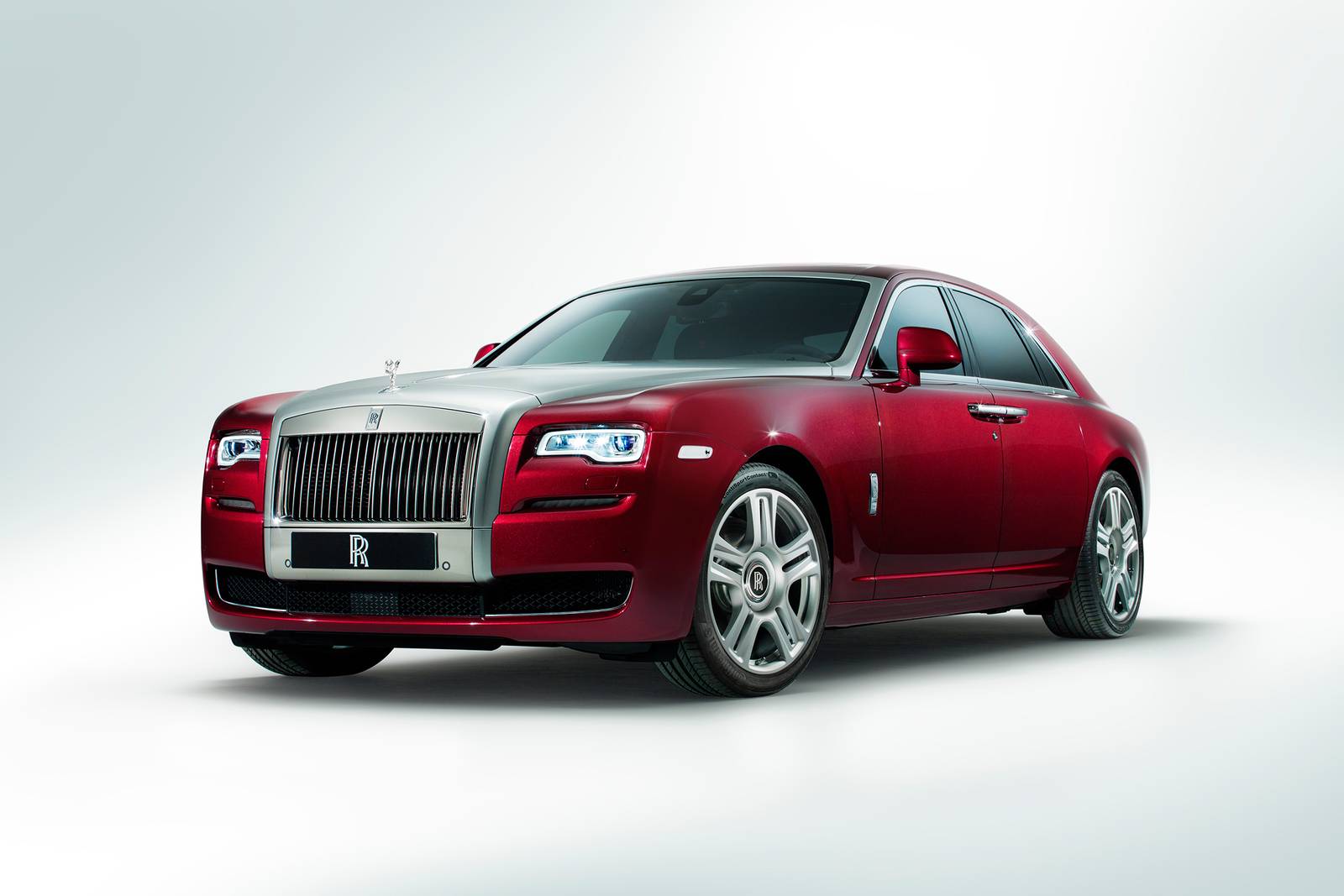 2021 Rolls-Royce Ghost Wins Luxury Car of the Year Award