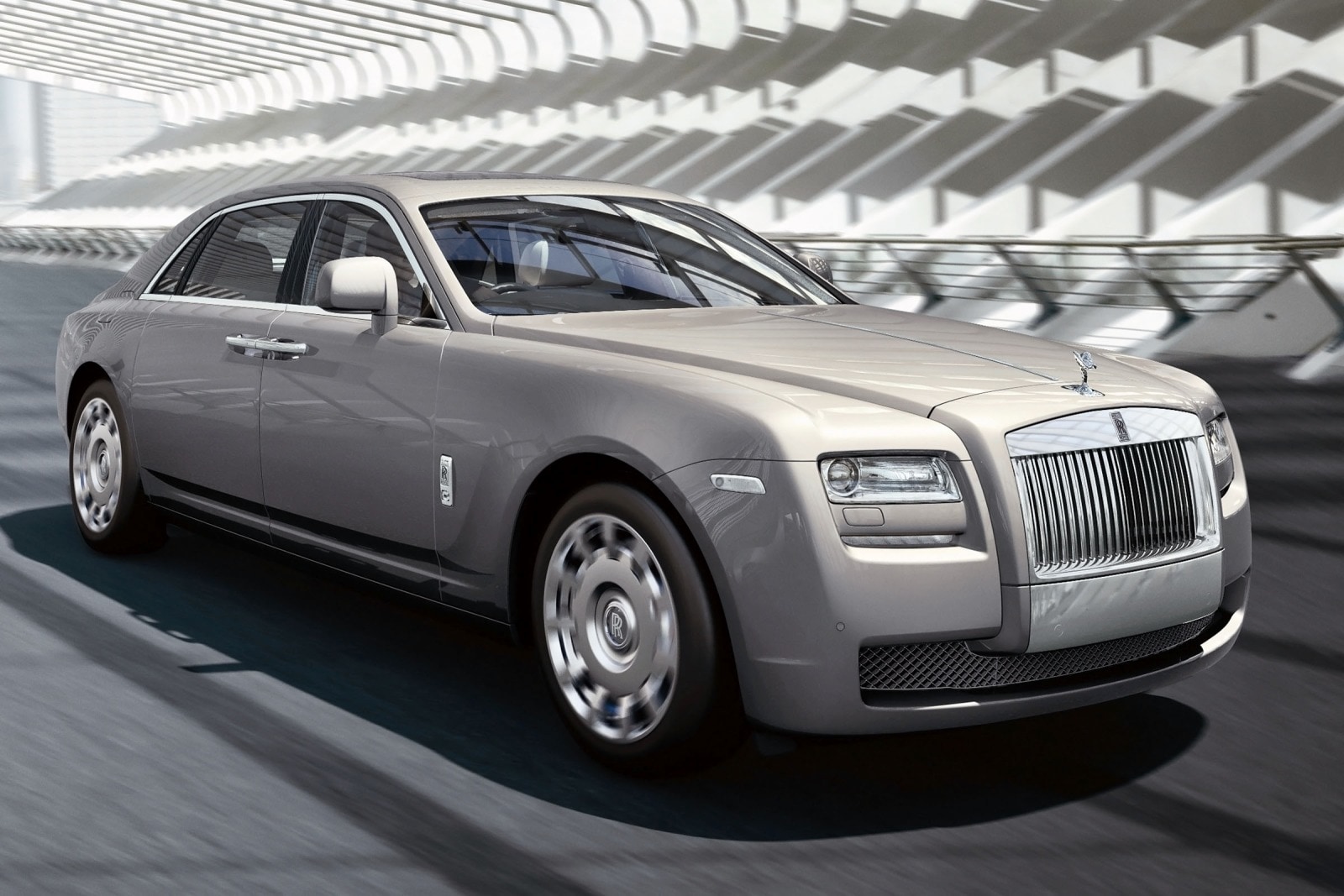 Rolls-Royce Ghost Features and Specs