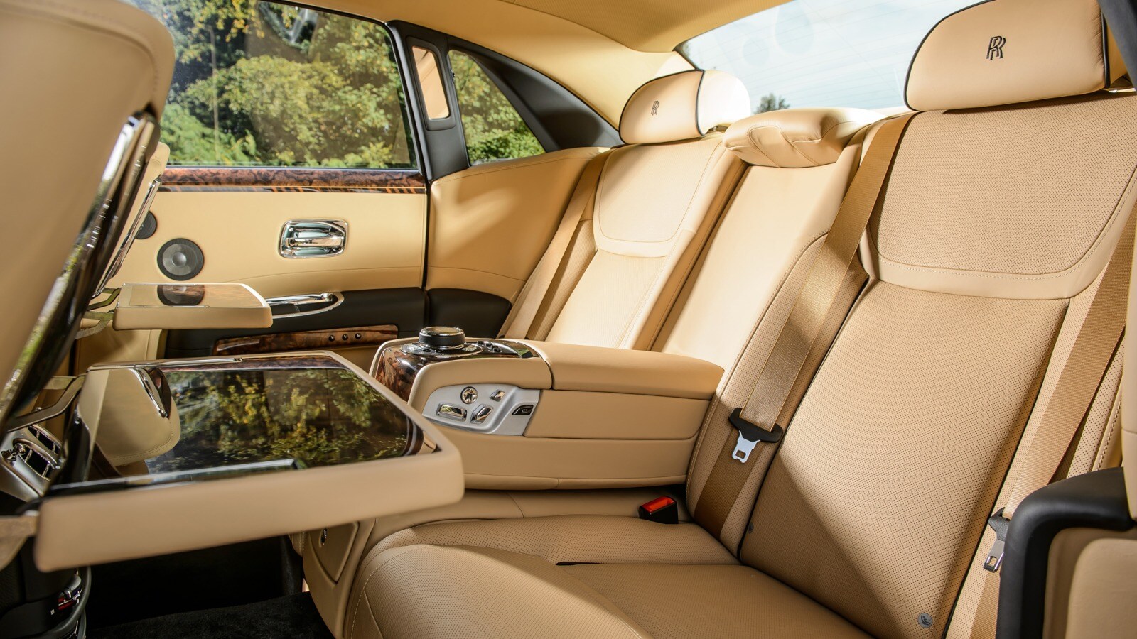 2017 Rolls Royce Ghost Series Ii Review Ratings Edmunds