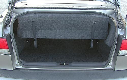 2002 Saab 9-3 Viggen Convertible Cargo Area
