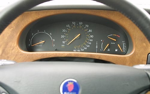 2002 Saab 9-5 Gauge Cluster