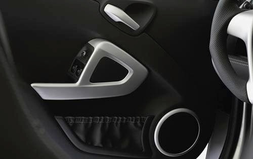 2009 smart fortwo BRABUS Interior Door Panel Detail