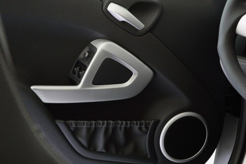 2010 smart fortwo BRABUS coupe 2dr Hatchback Interior Detail