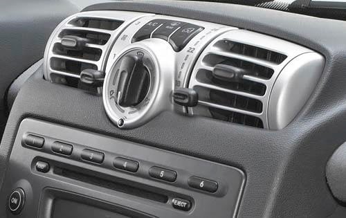 2010 smart fortwo pure coupe Center Console