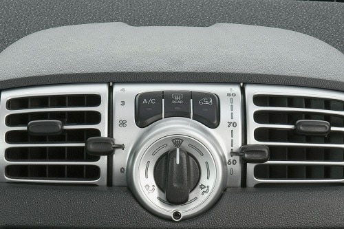 2010 smart fortwo passion cabriolet Convertible Center Console