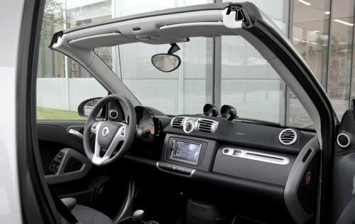 2011 smart fortwo passion cabriolet Interior