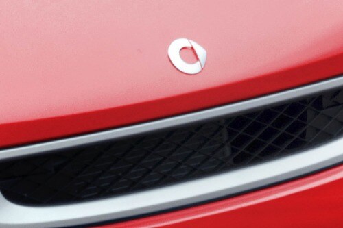 2012 smart fortwo 2dr Hatchback Front Badge