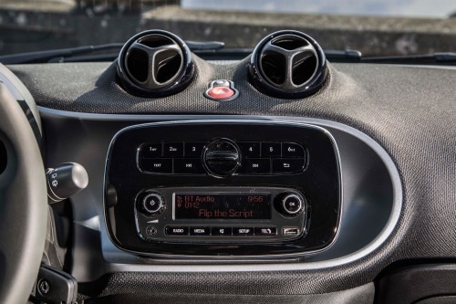 2016 smart fortwo prime 2dr Hatchback Center Console Shown