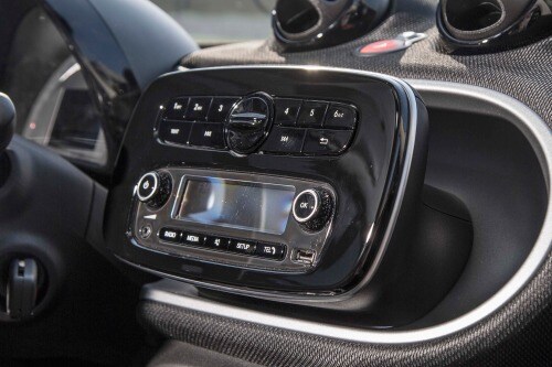 2016 smart fortwo prime 2dr Hatchback Center Console Shown