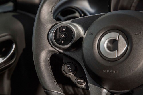 2017 smart fortwo prime 2dr Hatchback Steering Wheel Detail Shown