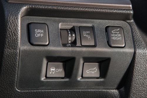 2017 Subaru Forester 2.0XT Touring 4dr SUV Aux Controls