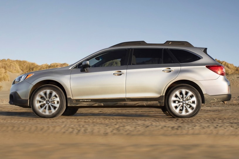 2016 Subaru Outback Pictures - 356 Photos | Edmunds