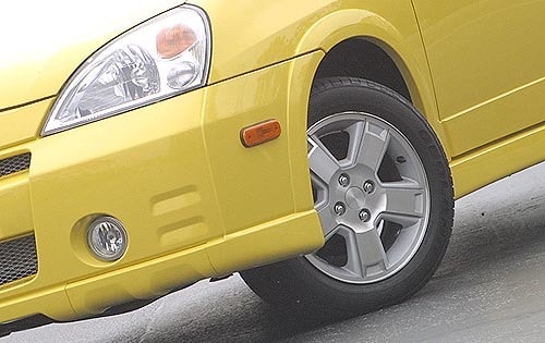 2002 Suzuki Aerio SX Wheel Detail