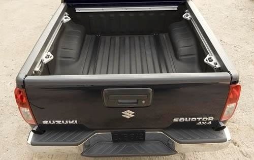 2009 Suzuki Equator Cargo