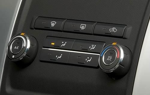 2009 Suzuki Equator Center Console