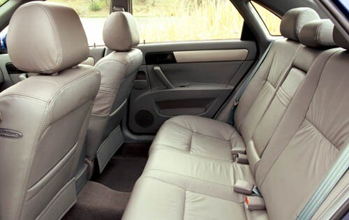 2004 Suzuki Forenza EX Rear Interior