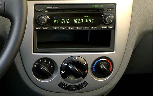 2007 Suzuki Reno Center Console