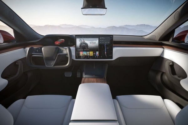 Tesla Introduces Swivel Screen for Model S and Model X