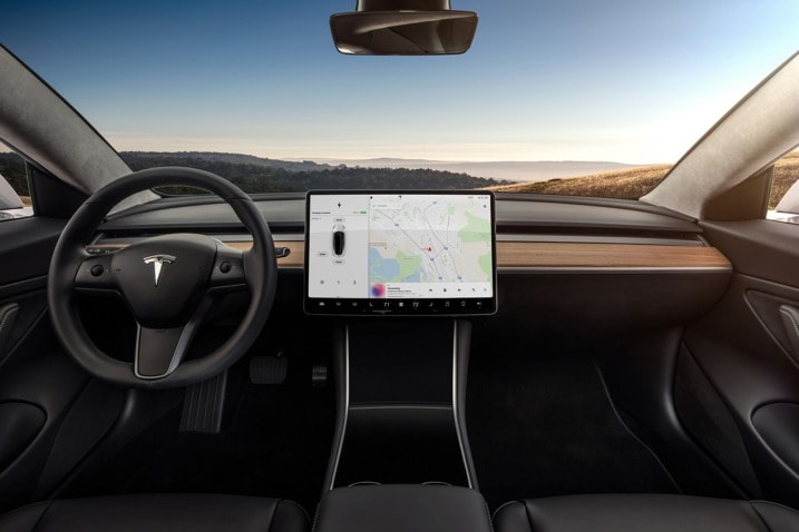 2019 Tesla Model 3 - Dash