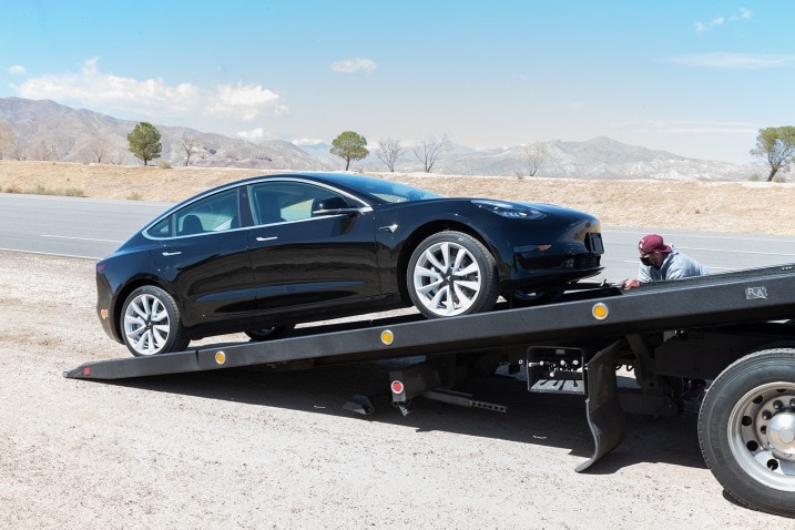 2020 Tesla Model 3 - Towing.