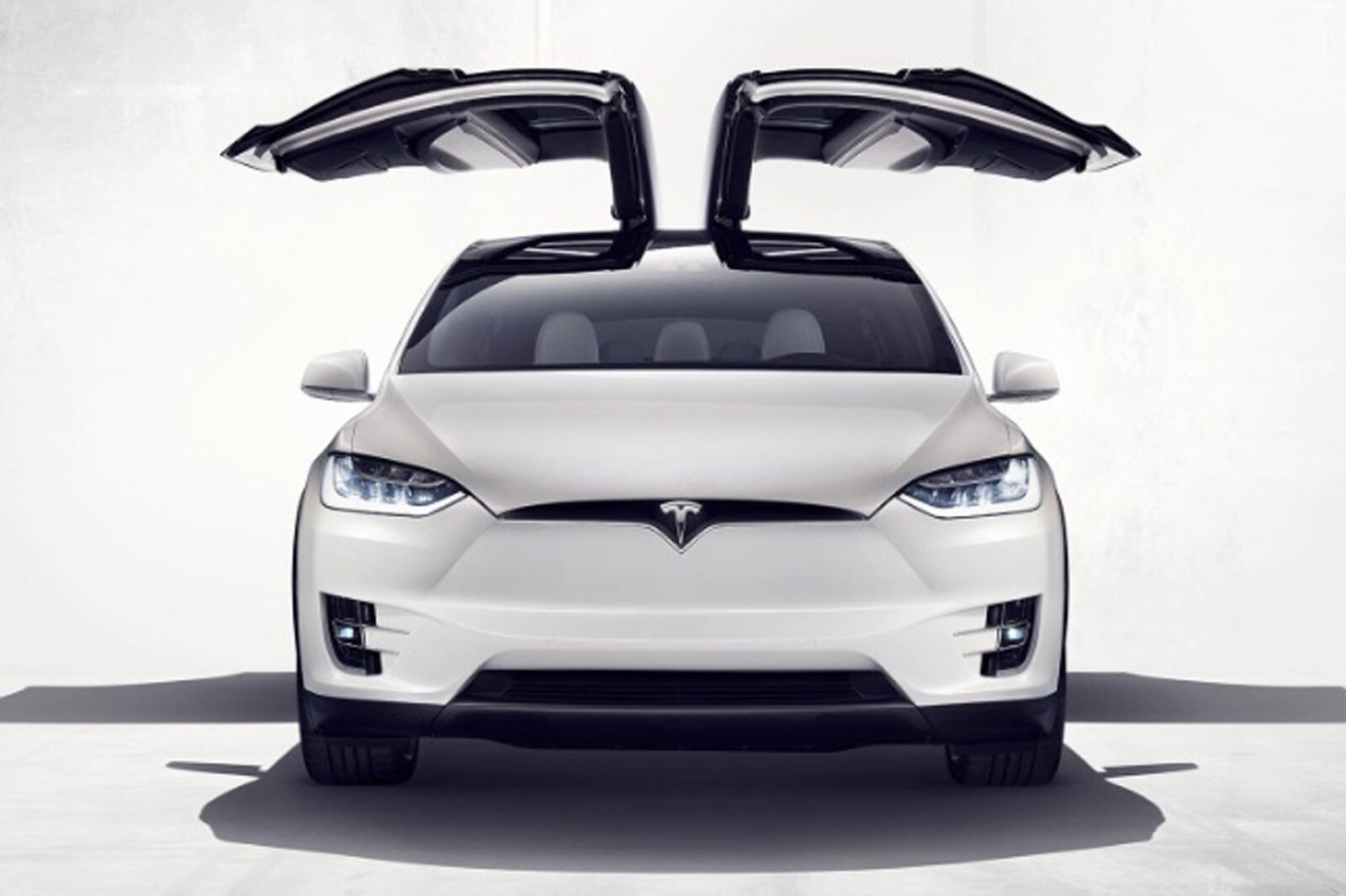 2016 Tesla Model X Recalled for Third-Row Seat Problem | Edmunds