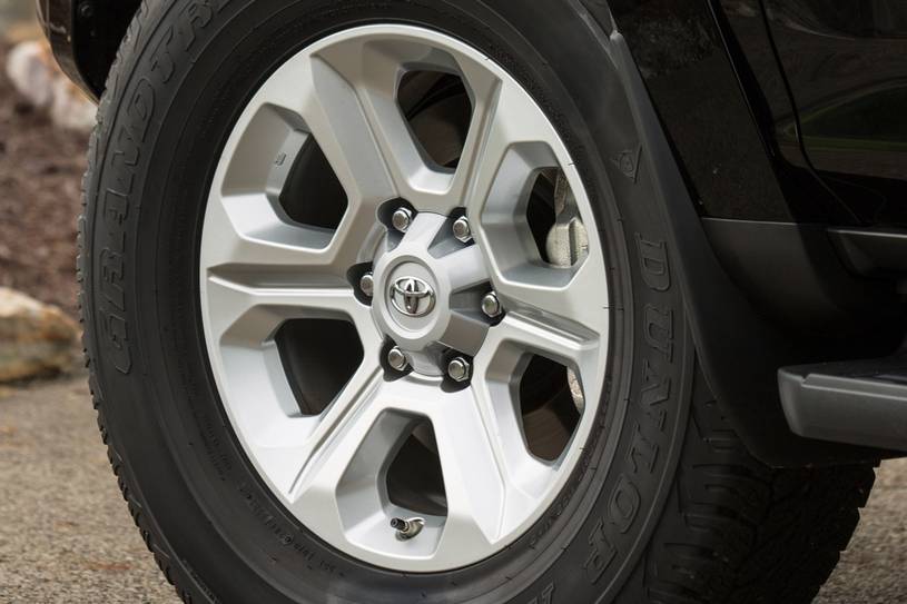 2020 Toyota 4Runner SR5 Premium 4dr SUV Wheel