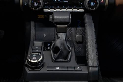 2025 Toyota 4Runner Limited 4dr SUV Shifter