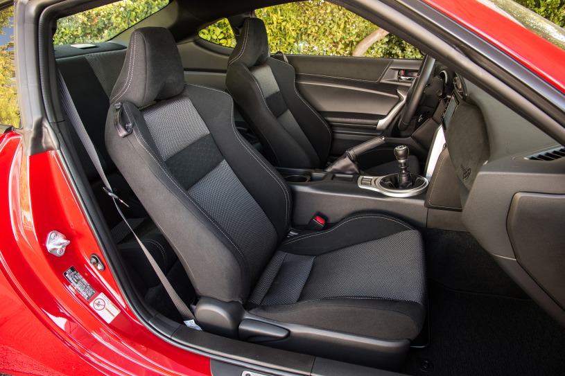 Toyota 86 Base 2017: Kembalinya Sensasi Mengemudi "Pure"