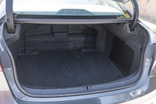 2018 Toyota Avalon Hybrid Limited Sedan Cargo Area