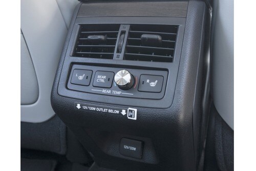 2018 Toyota Avalon Hybrid Limited Sedan Interior Detail