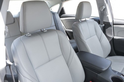 2018 Toyota Avalon Hybrid Limited Sedan Interior Detail
