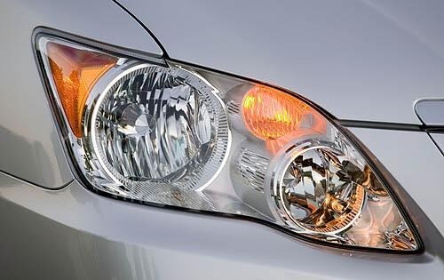 2008 Toyota Avalon Headlamp Detail