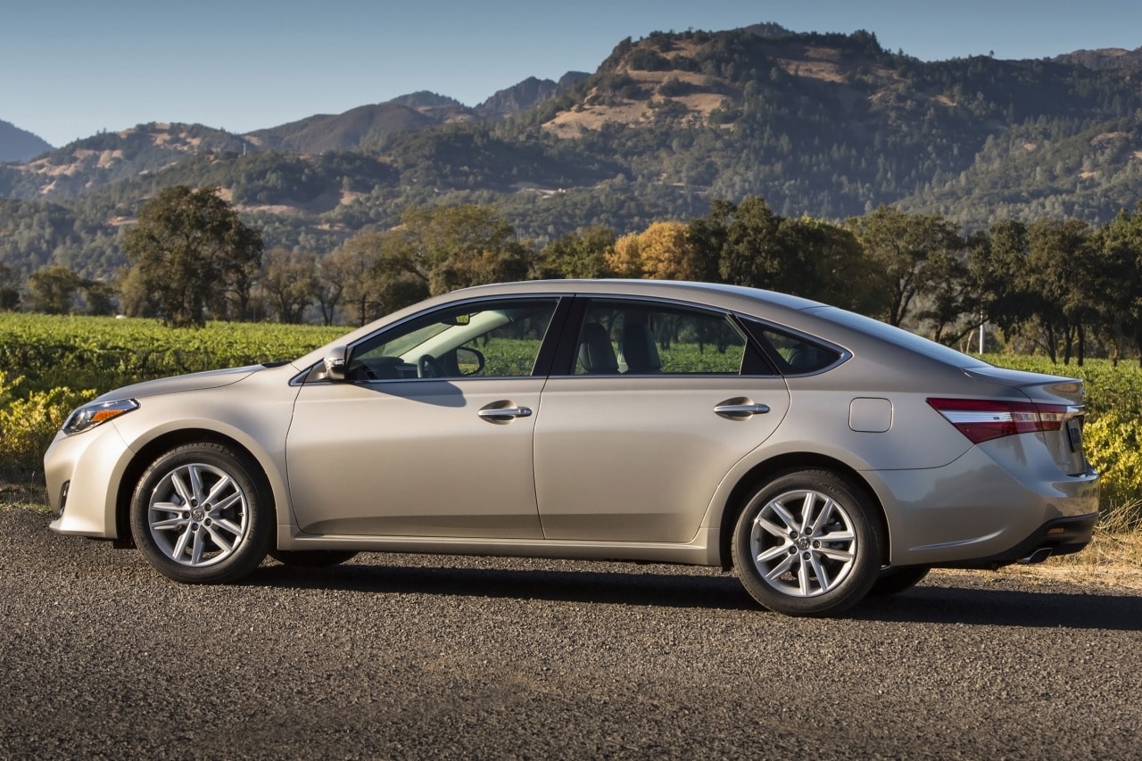 Used 2013 Toyota Avalon for sale Pricing & Features Edmunds