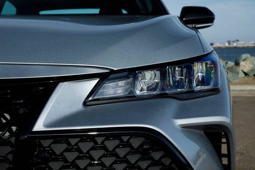 2020 Toyota Avalon XSE Sedan Headlamp Detail