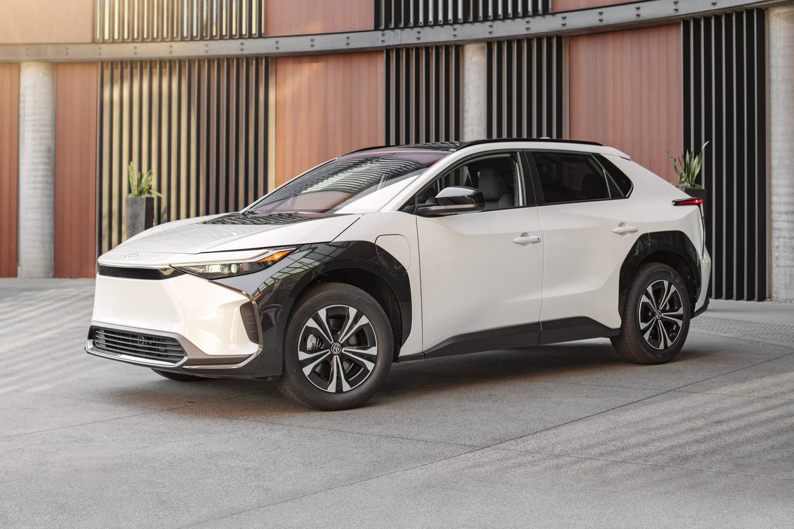 TOYOTA bZ4X TOURING BXホワイト ダイキャスト製ミニカー 【公式通販】