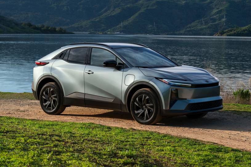 2026 Toyota C-HR SE 4dr SUV Exterior