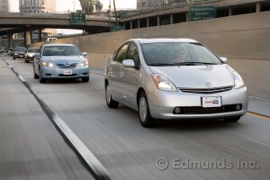 Model Year Review Edmunds 2008 Toyota Prius Vs Camry Hybrid Comparison Test